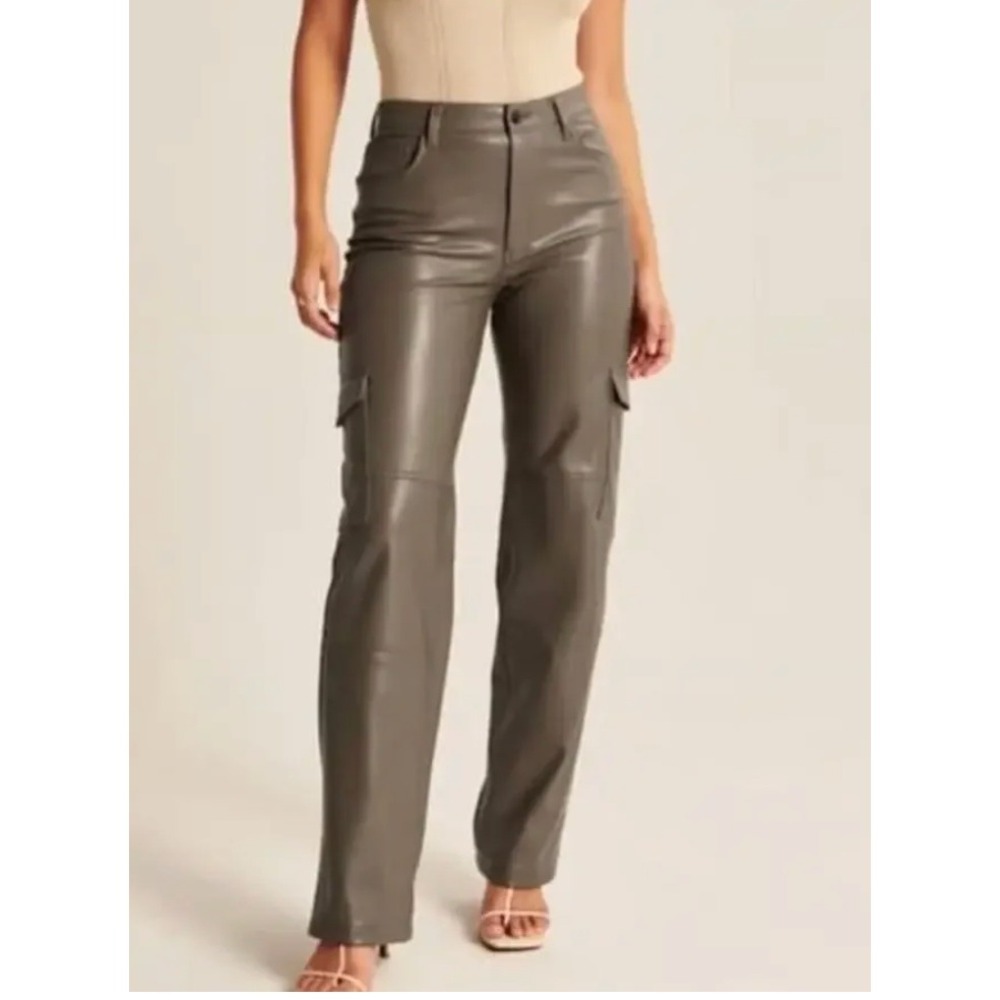 Abercrombie & Fitch 90s Relaxed High Rise Vegan Leather Cargo Pants Brown 37 24R